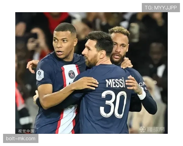 莱奥 vs 姆巴佩:速度爆发力与实战转化效率对比 莱奥 vs 姆巴佩:速度爆发力与实战转化效率对比