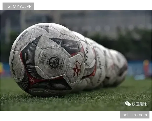 门框反弹球算不算有效触球？足球规则全解析