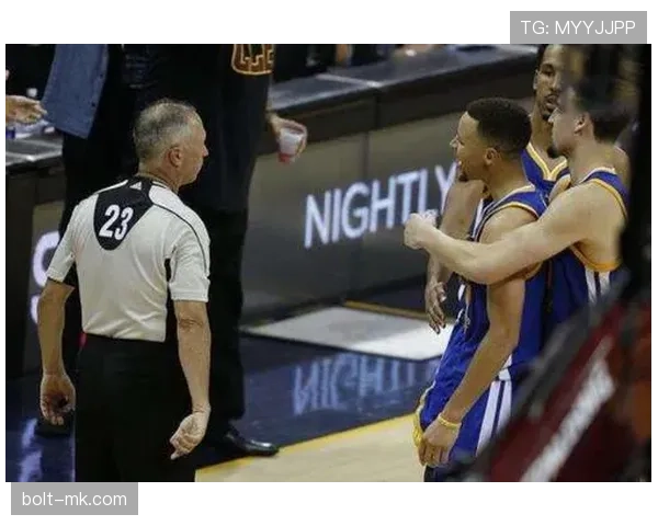 裁判沟通系统如何影响判罚一致性？