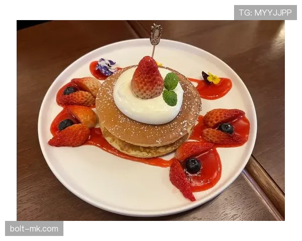 莱万多夫斯基晒周末早餐，摆盘比我工资还体面