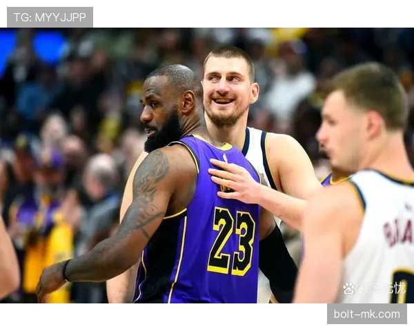 比尔·拉塞尔护框主导提升防守区别于约基奇挡拆