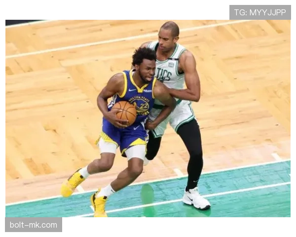 安德鲁·威金斯关键挡拆创造错位显著提升勇士攻防效率