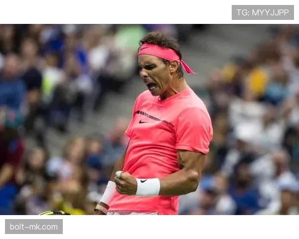 纳达尔下了场像邻家大叔，家里一开门又像进了豪门剧，反差太离谱